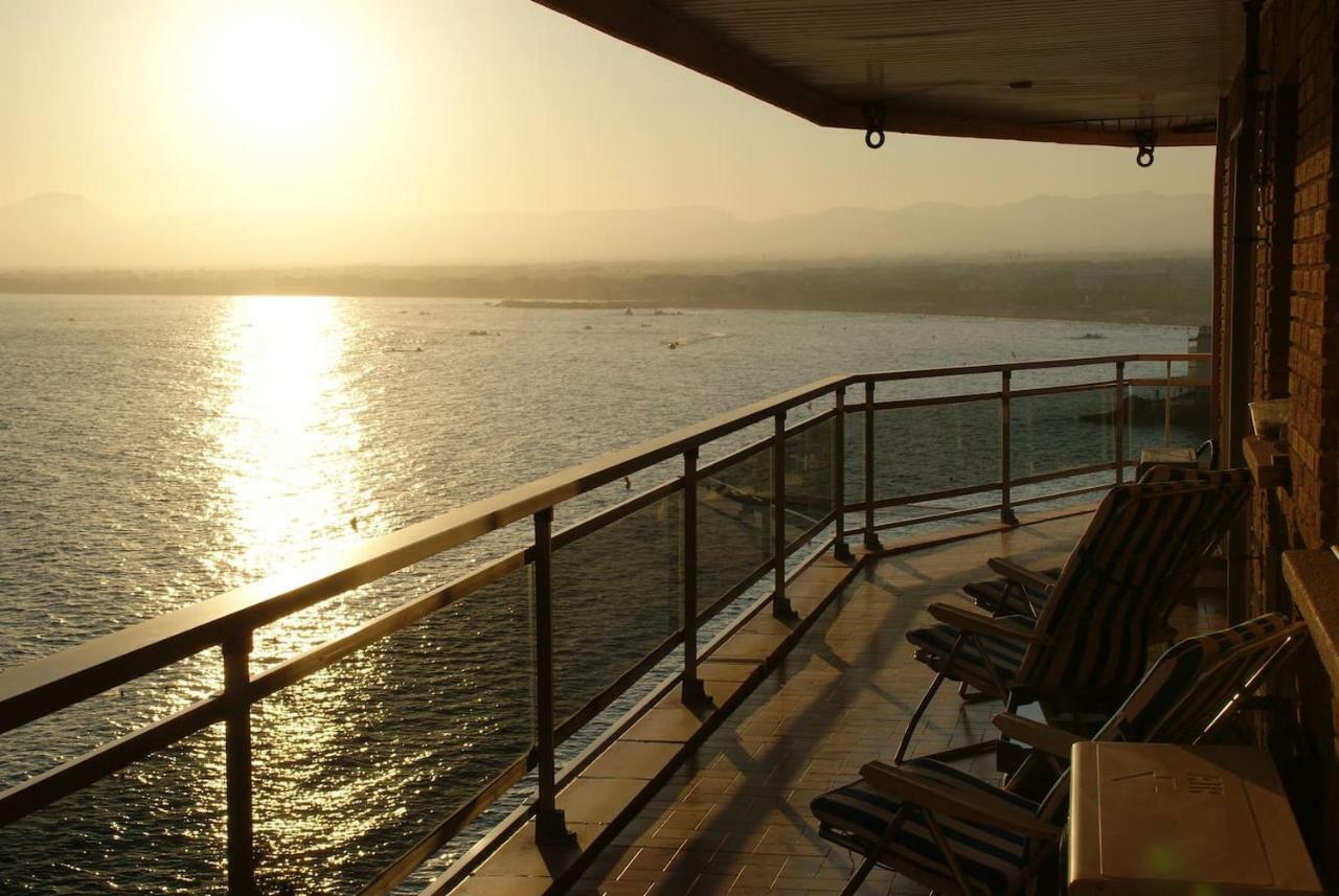Bahia Apartamento Sobre El Mar Salou Bagian luar foto